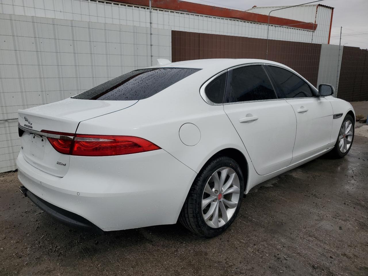 2017 Jaguar XF - Image 3