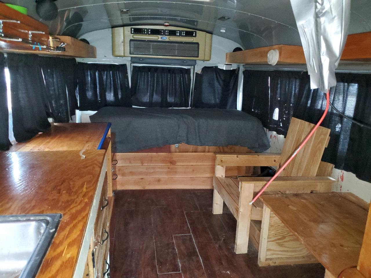 2006 Ford Econoline - Image 5