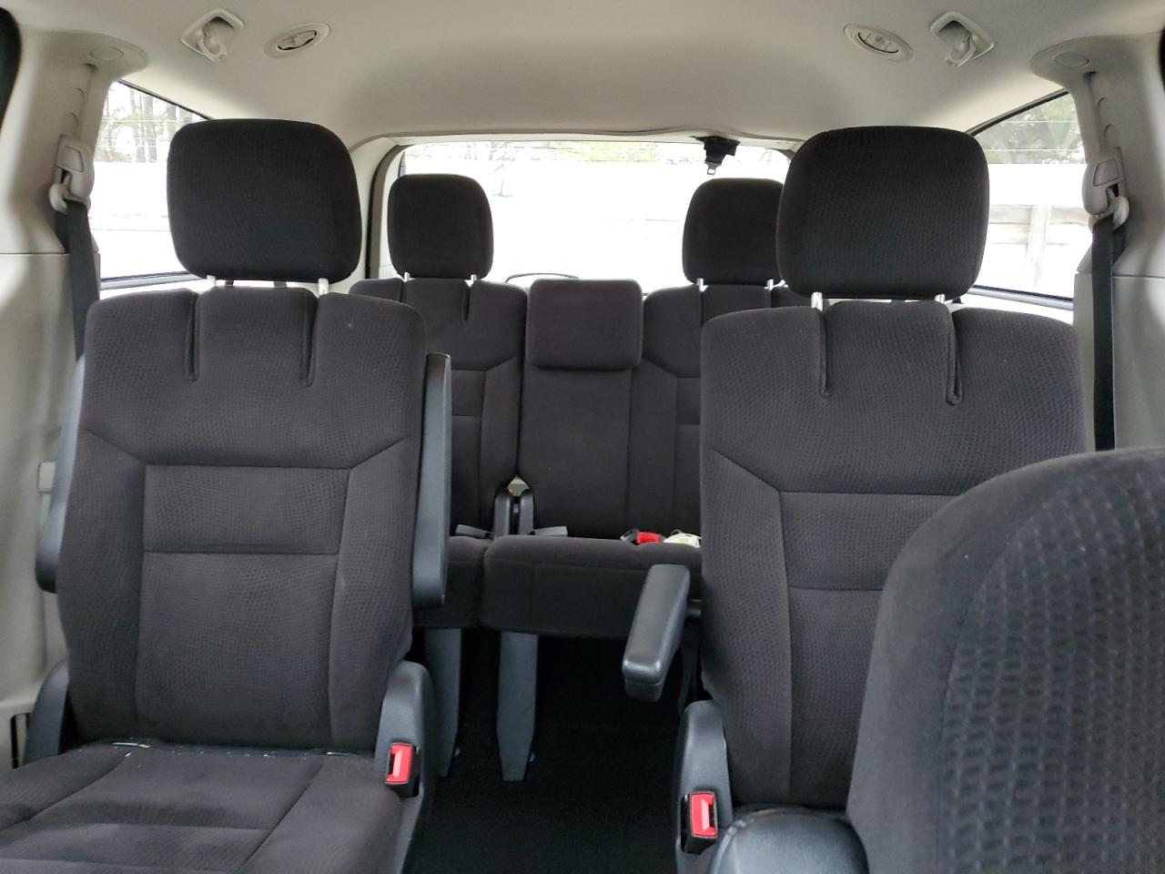 2014 Dodge Caravan - Image 10