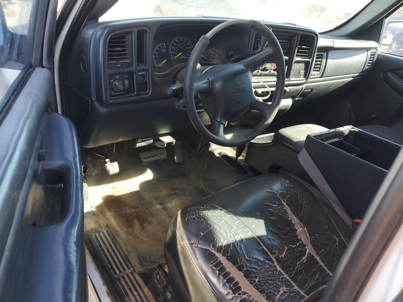2000 Chevrolet Silverado - Image 8