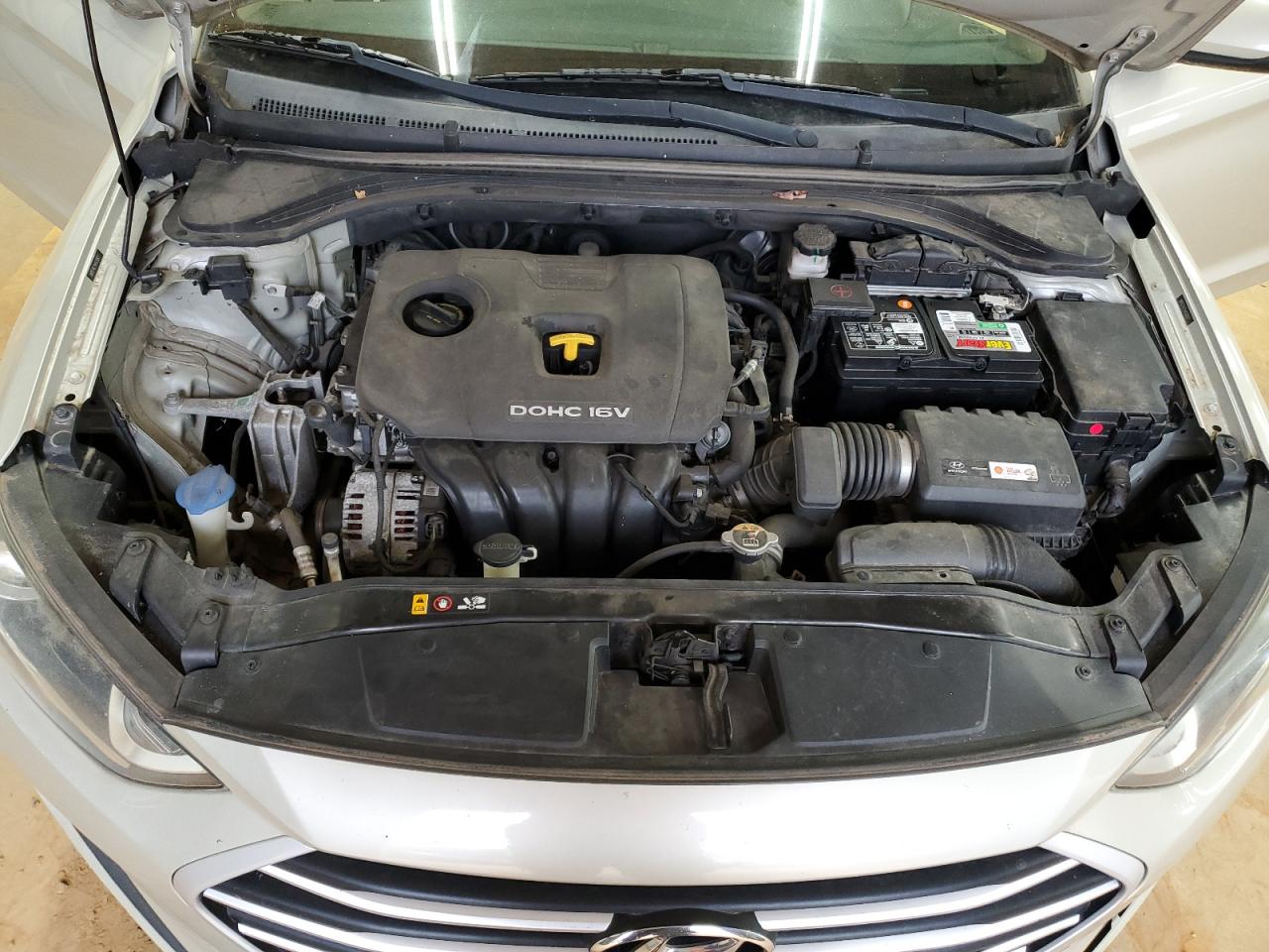 2017 Hyundai Elantra - Image 11