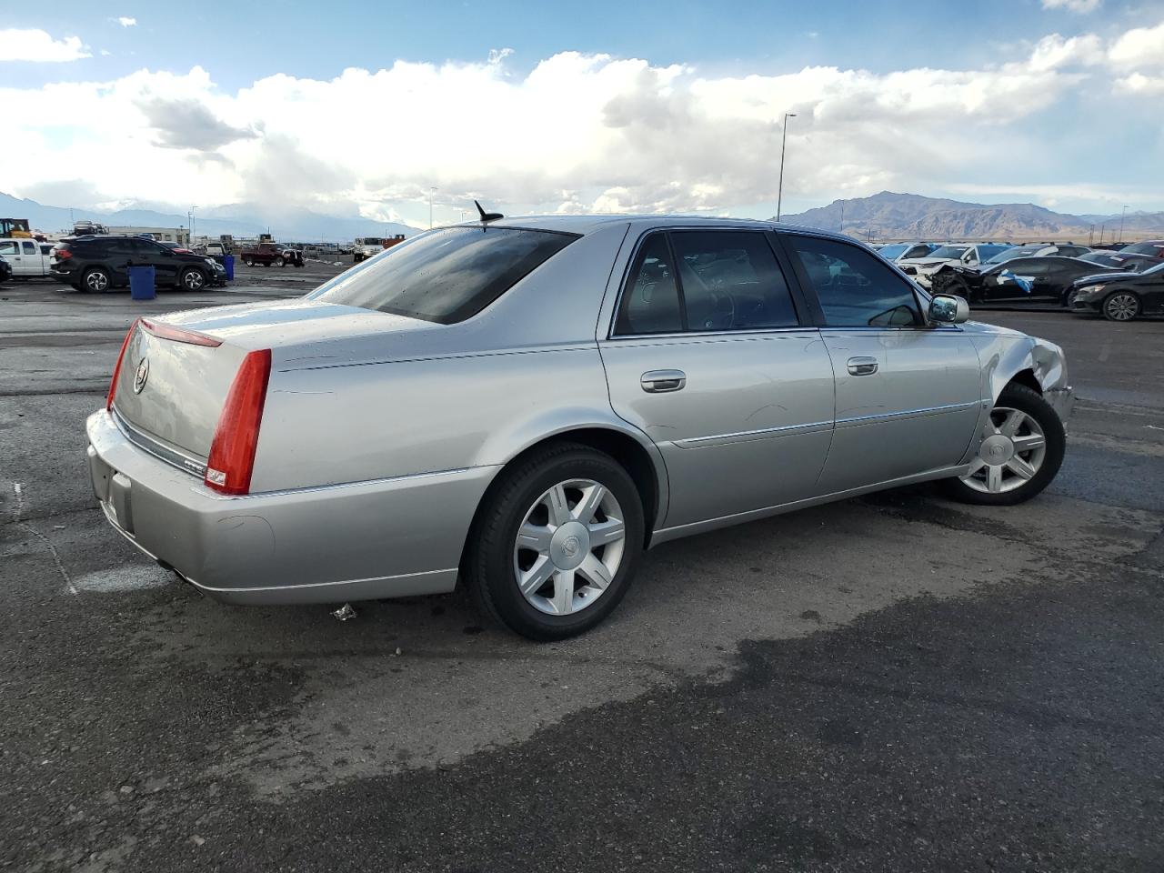 2006 Cadillac DTS - Image 3
