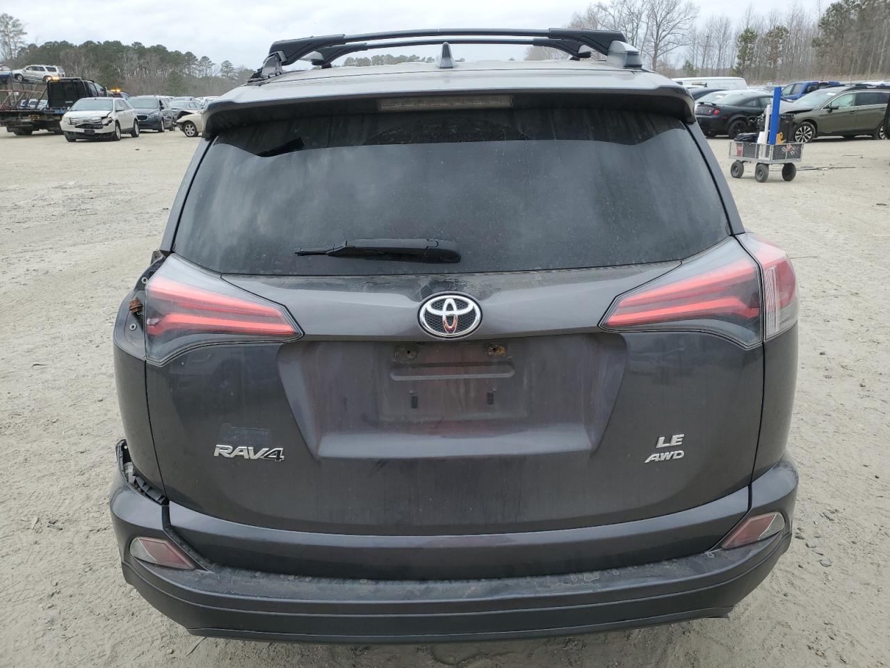 2017 Toyota RAV 4 - Image 6