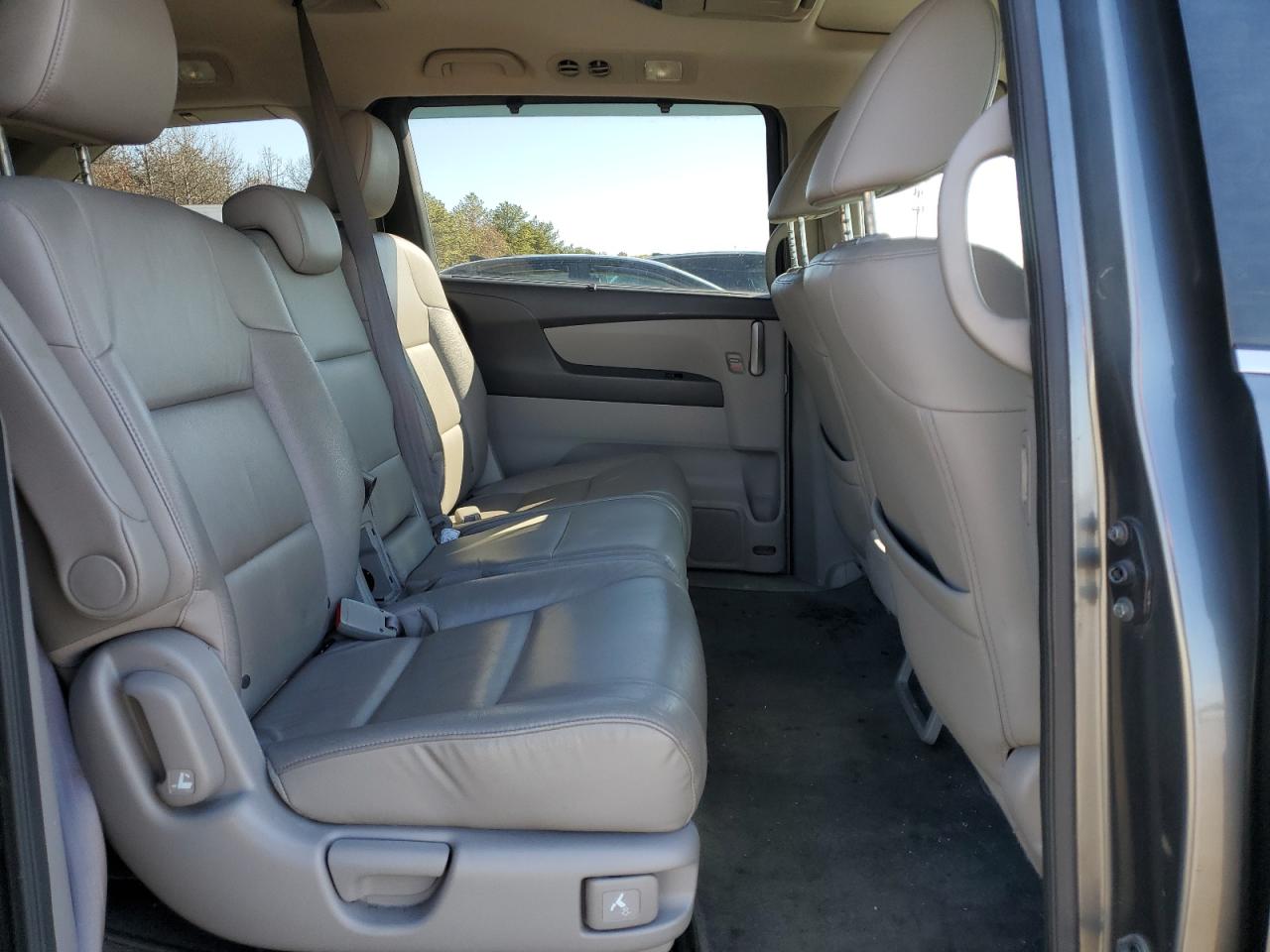 2013 Honda Odyssey - Image 11