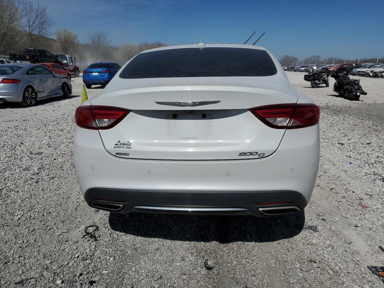 2015 Chrysler 200 - Image 6