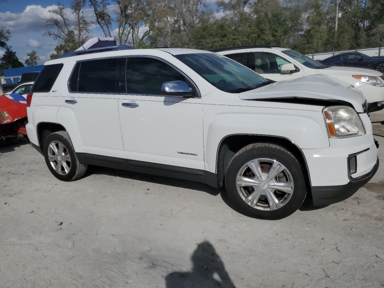 2016 GMC Terrain - Image 4
