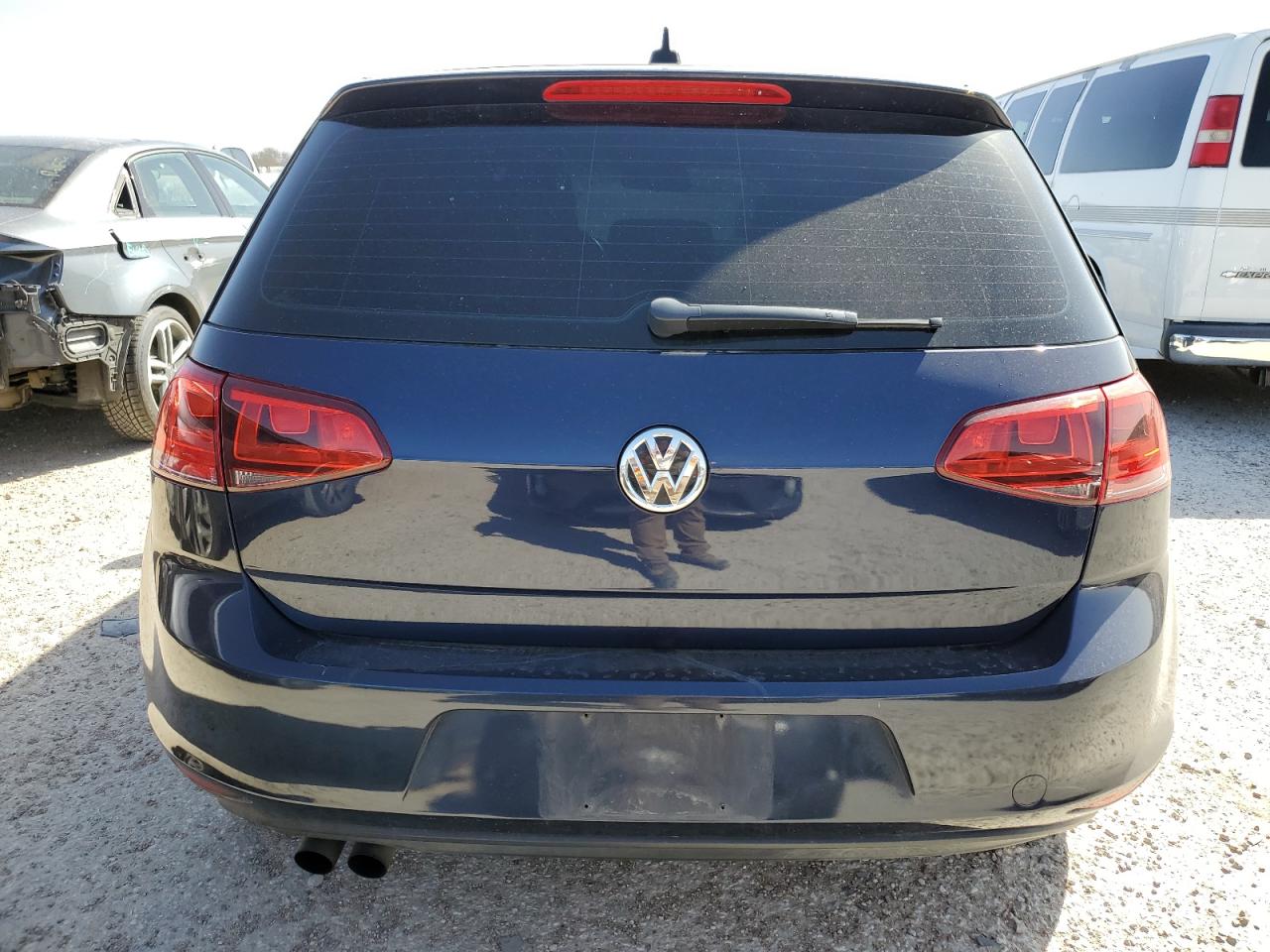 2017 Volkswagen Golf - Image 6