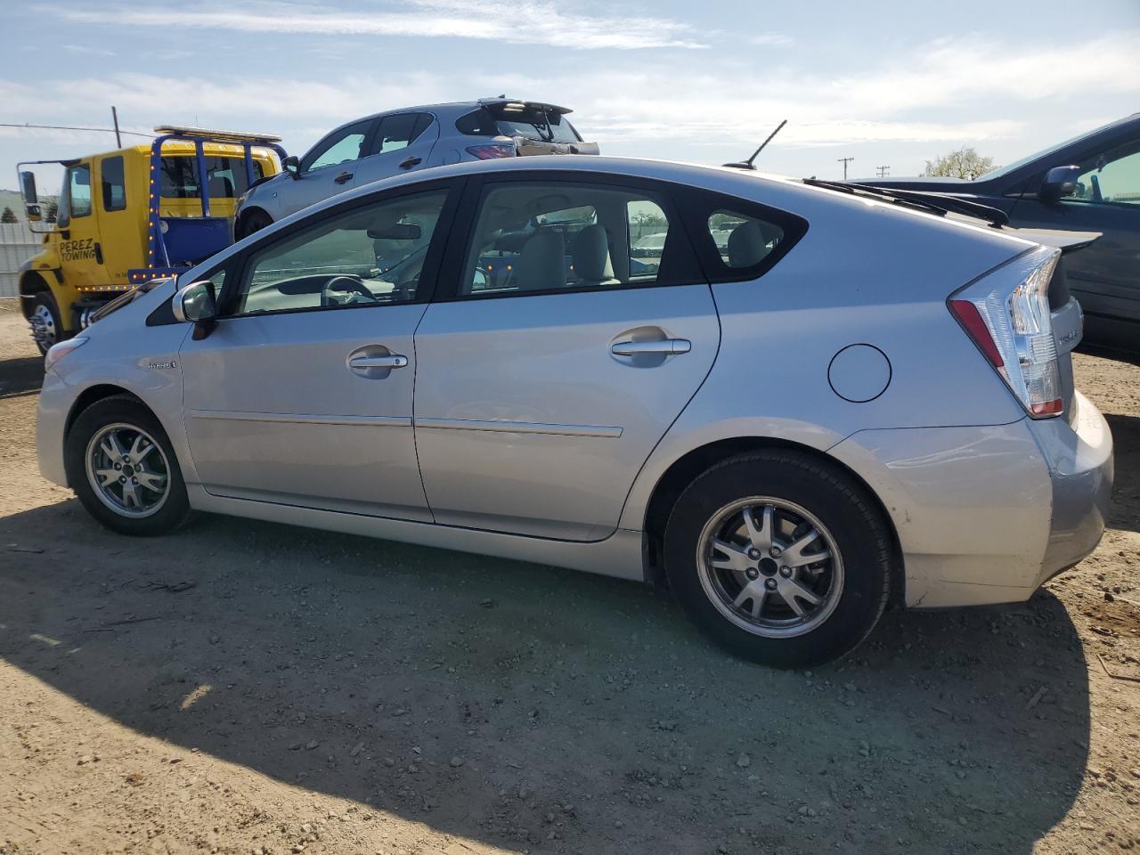 2010 Toyota Prius - Image 2