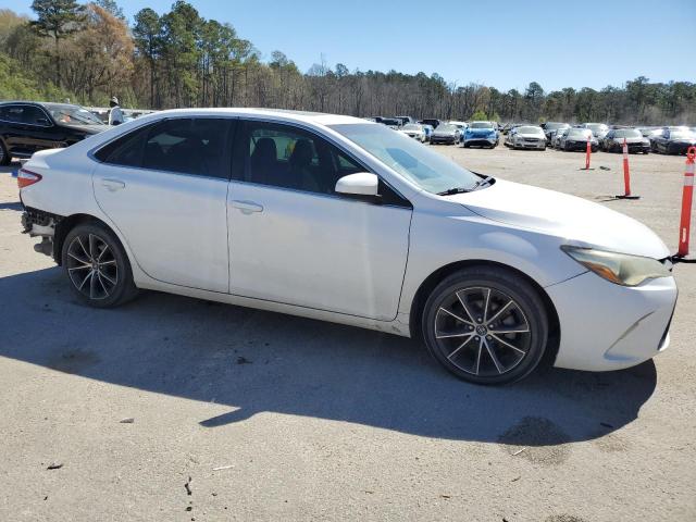 Sedans TOYOTA CAMRY 2016 Biały