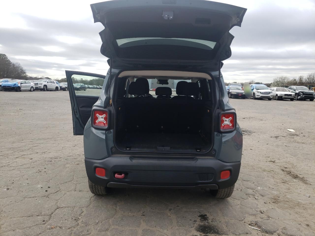 2015 Jeep Renegade - Image 6