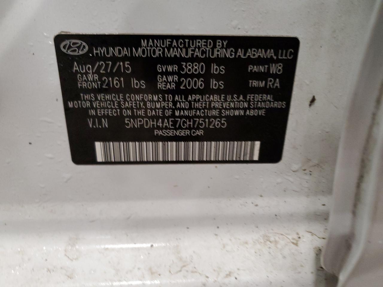2016 Hyundai Elantra - Image 13
