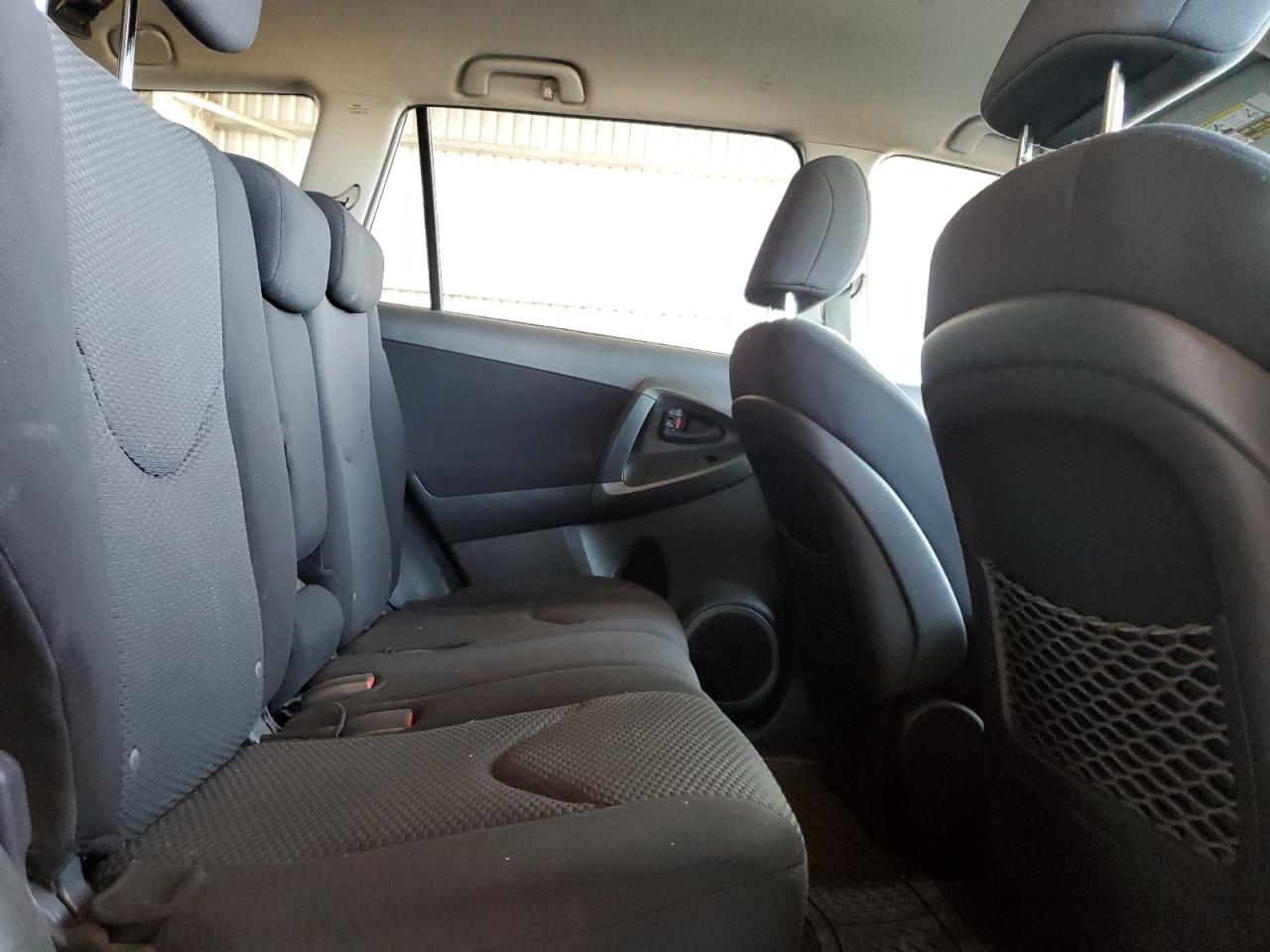 2010 Toyota RAV 4 - Image 11
