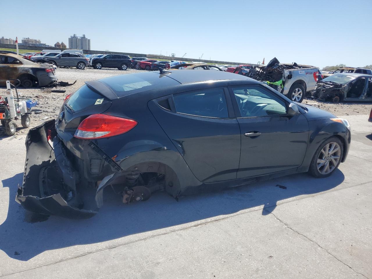 2016 Hyundai Veloster - Image 3