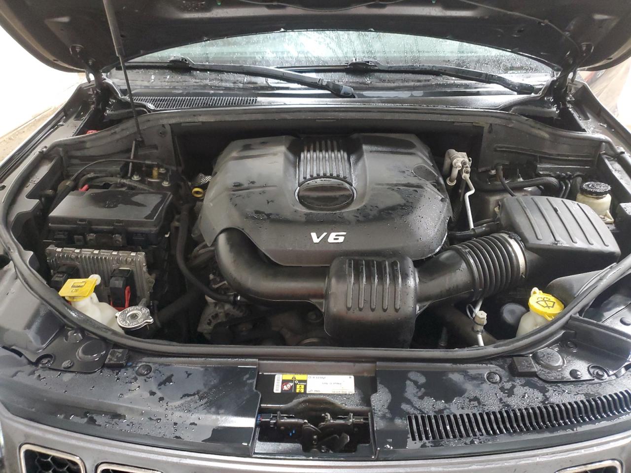 2015 Jeep Grand Cherokee - Image 12
