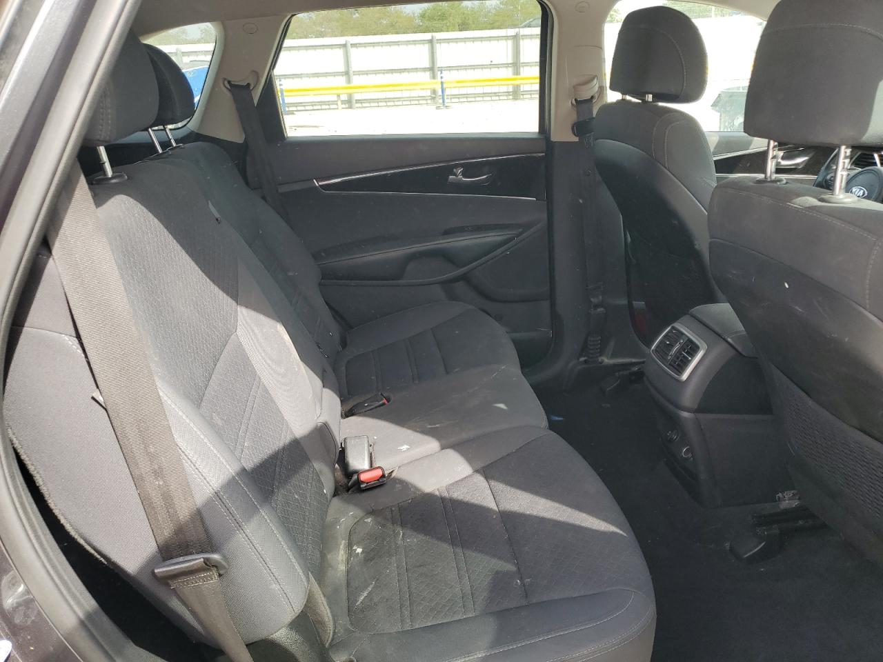 2017 Kia Sorento - Image 11