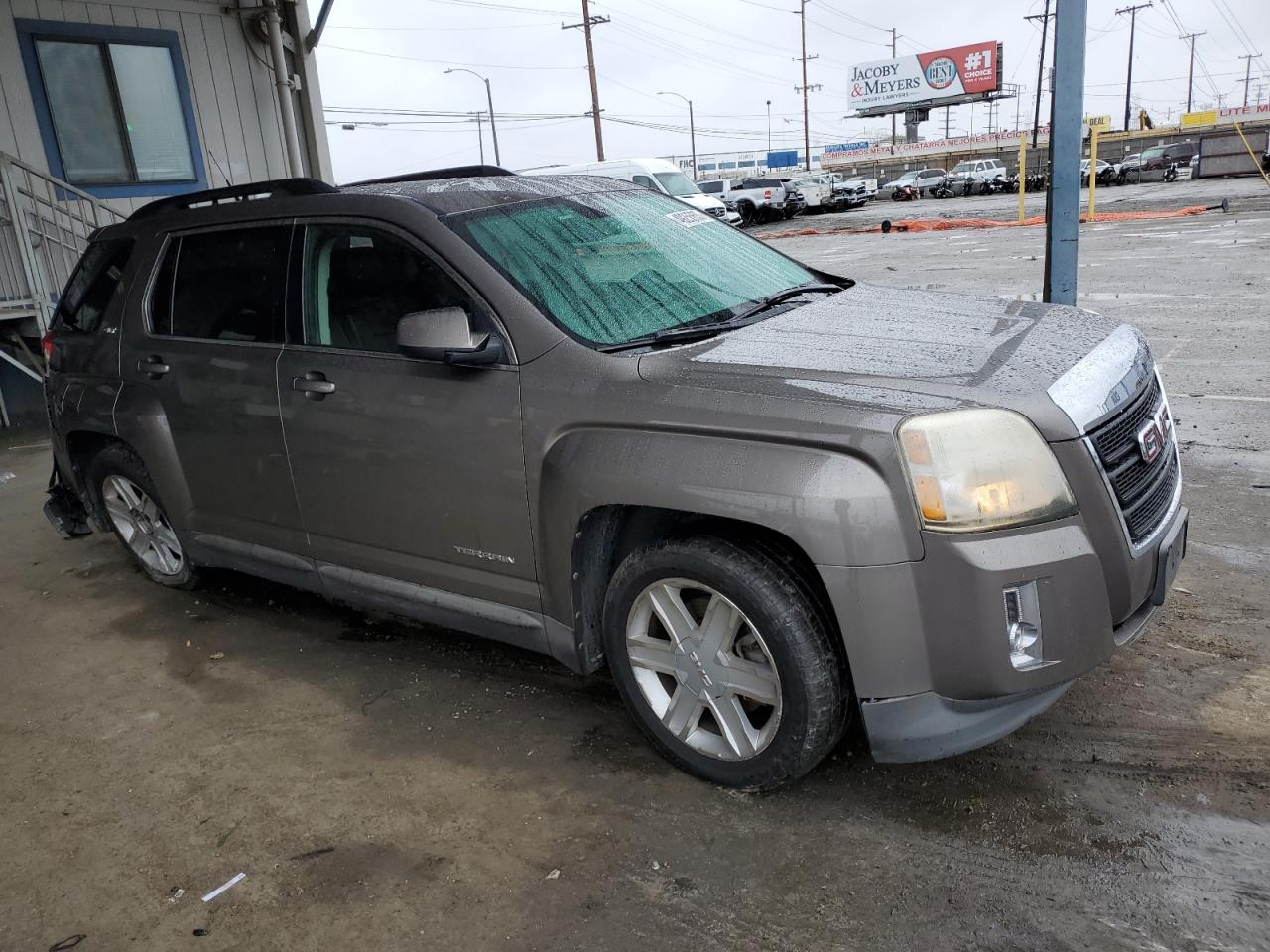 2010 GMC Terrain - Image 4