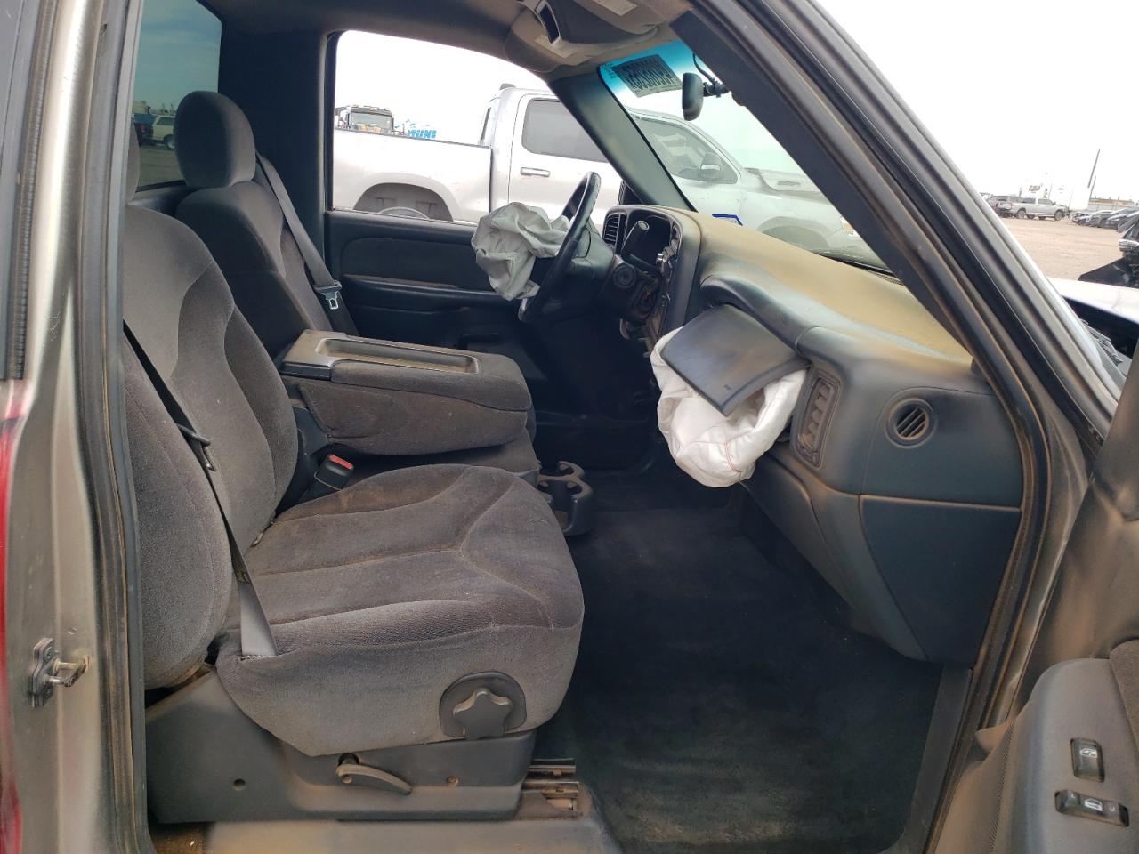 2002 GMC Sierra - Image 10