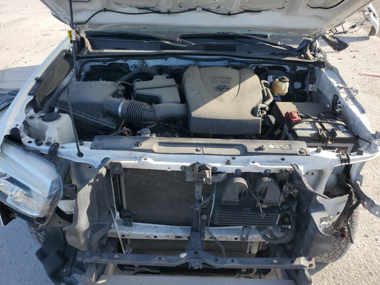 2018 Toyota Tacoma - Image 12