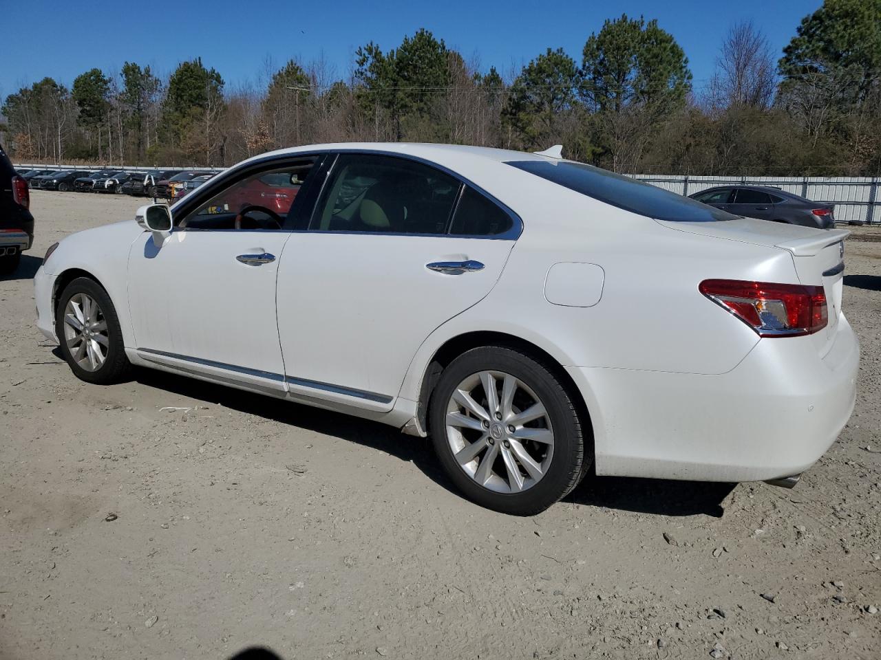 2011 Lexus ES - Image 2