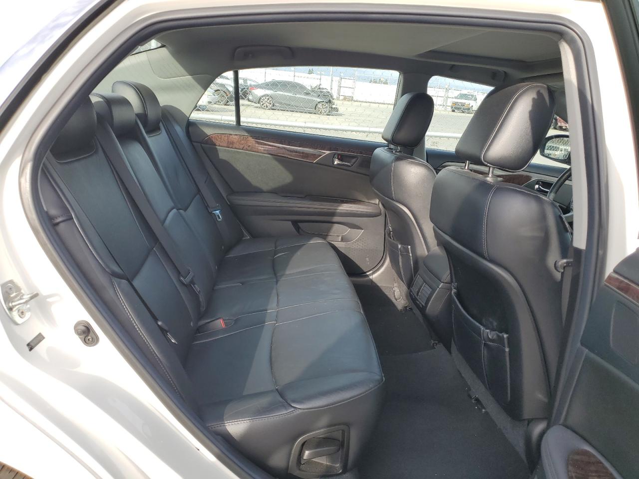 2012 Toyota Avalon - Image 10