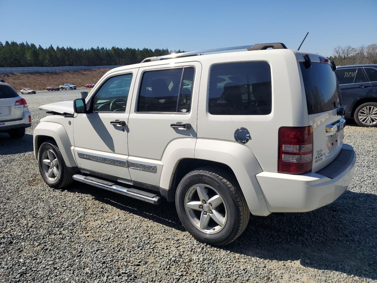 2008 Jeep Liberty (North America) - Image 2