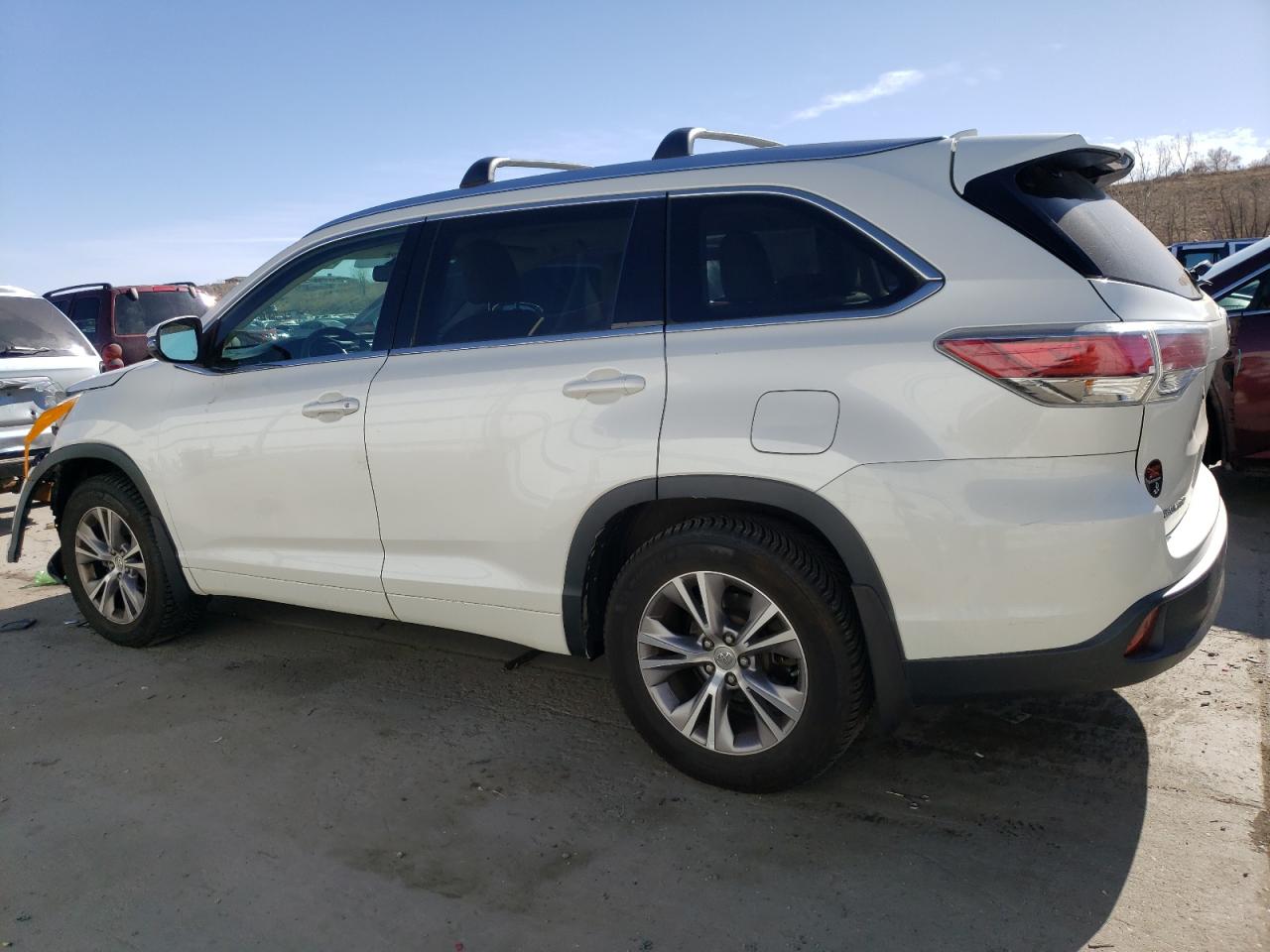 2014 Toyota Highlander - Image 2