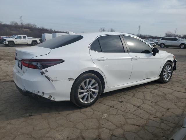  TOYOTA CAMRY 2021 Biały