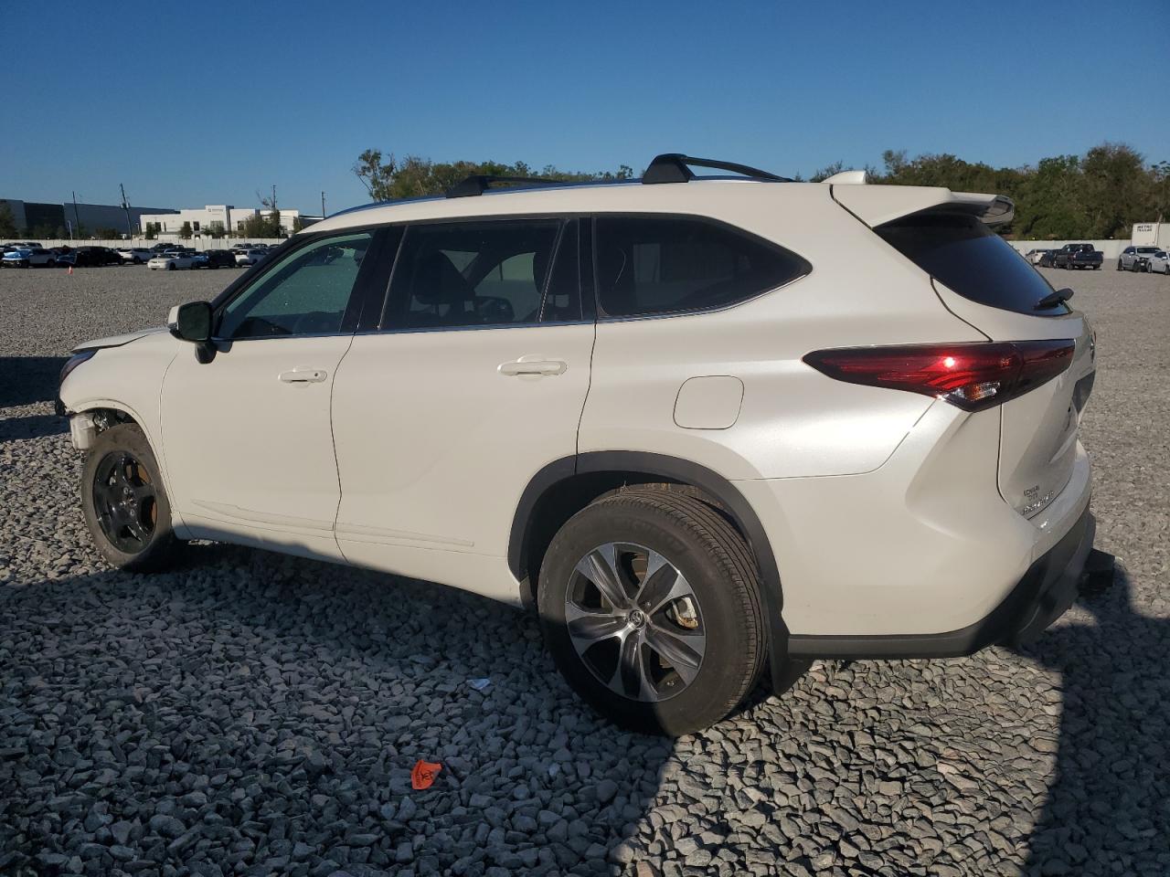 2020 Toyota Highlander - Image 2