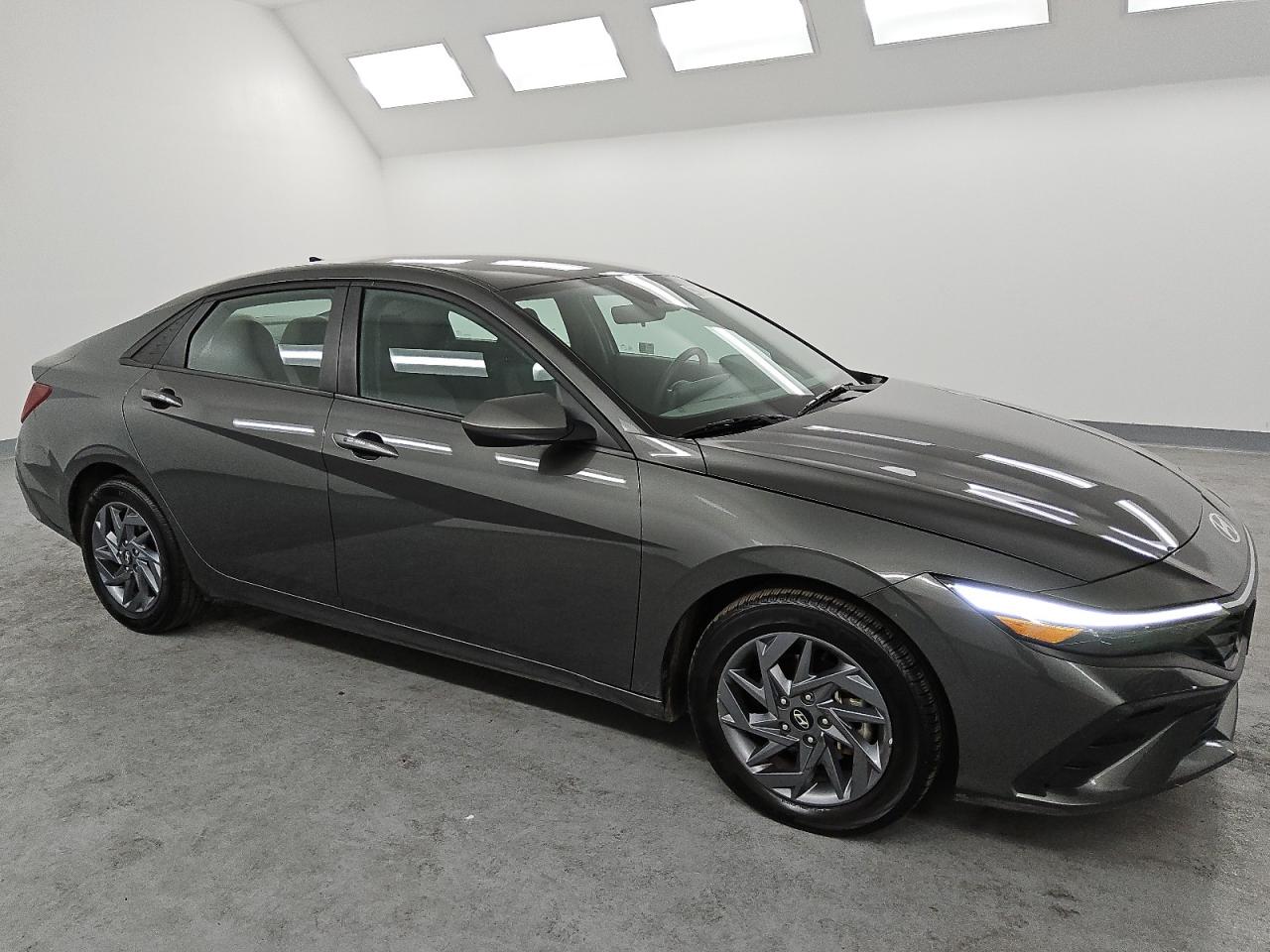 2024 Hyundai Elantra - Image 4