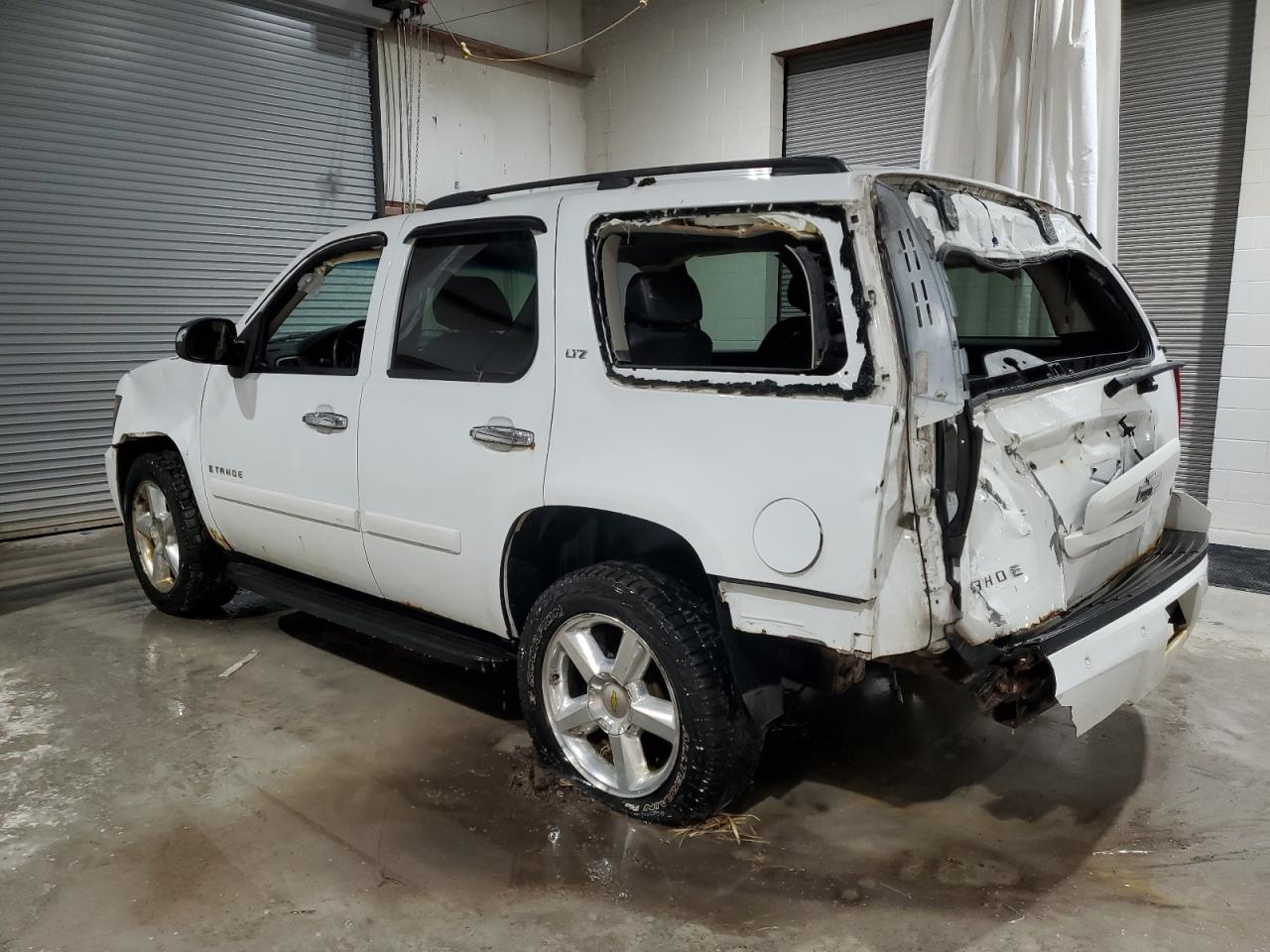 2007 Chevrolet Tahoe - Image 2