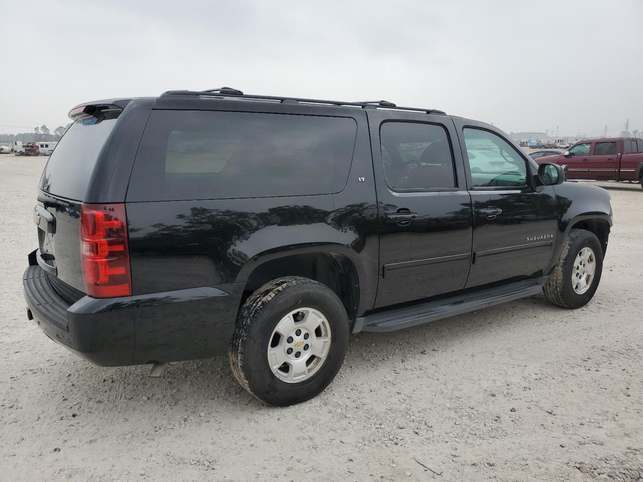 2013 Chevrolet Suburban - Image 3