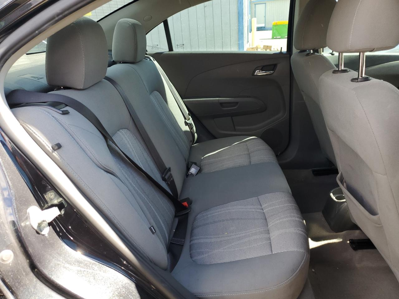 2015 Chevrolet Sonic - Image 10