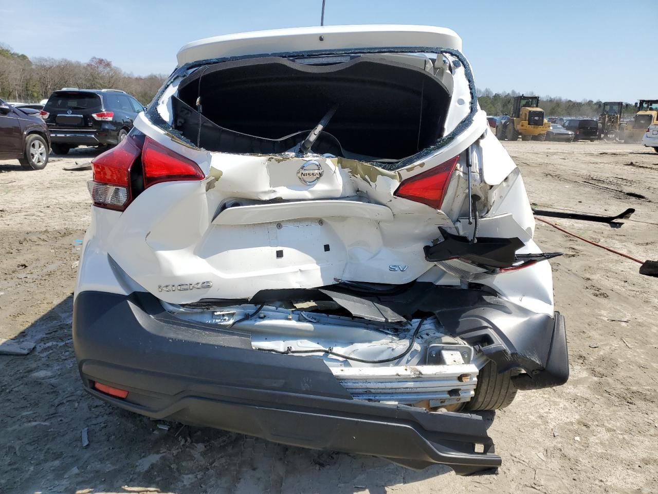 2018 Nissan Kicks S VIN: 3N1CP5CU6JL513801 Lot: 51061795