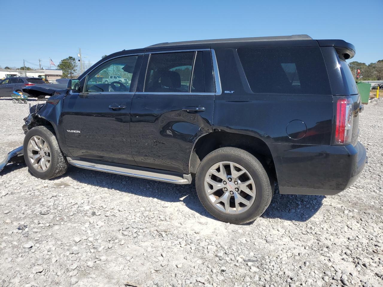 2015 GMC Yukon - Image 2