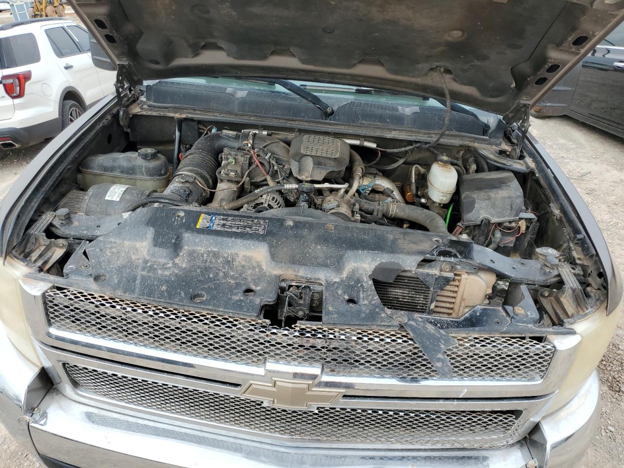 2008 Chevrolet Silverado - Image 11