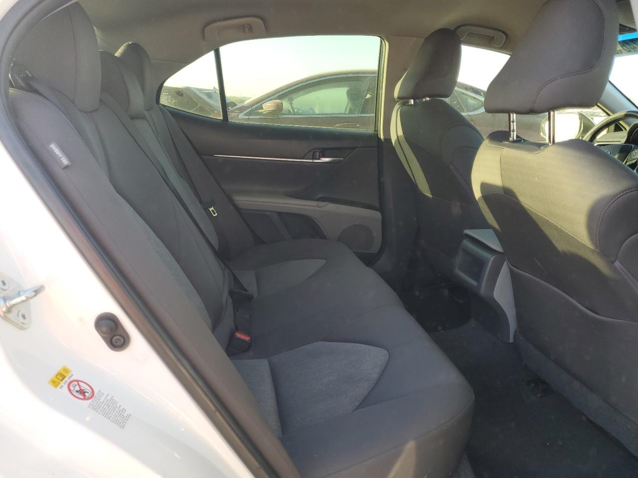 2018 Toyota Camry - Image 10
