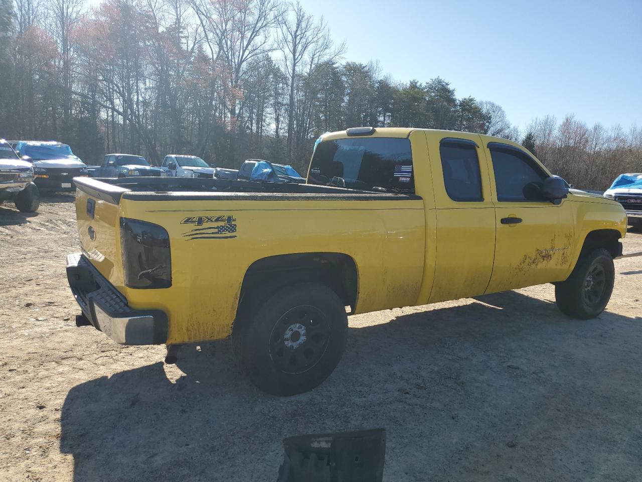 2007 Chevrolet Silverado - Image 3