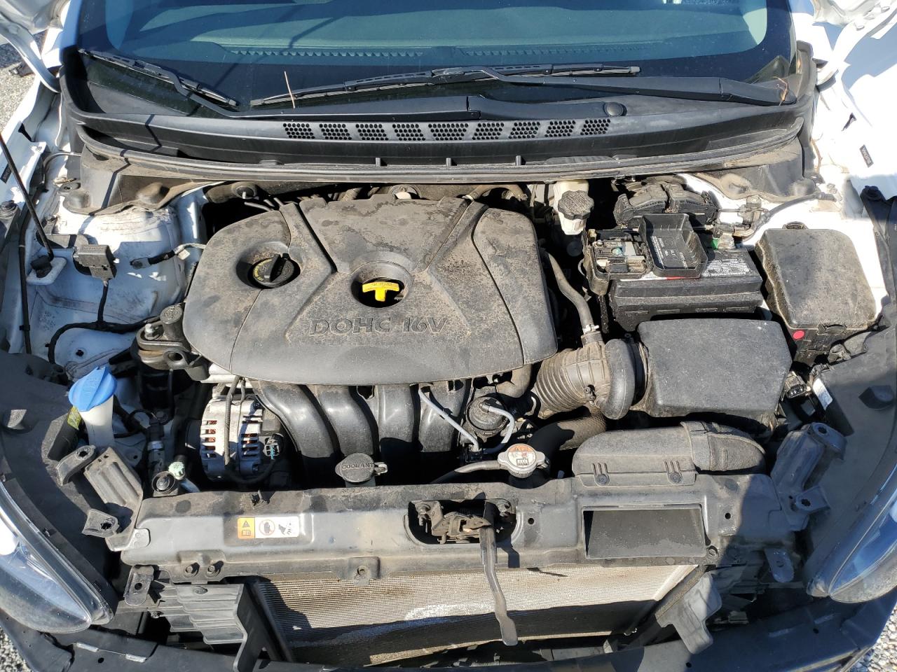 2016 Hyundai Elantra - Image 11