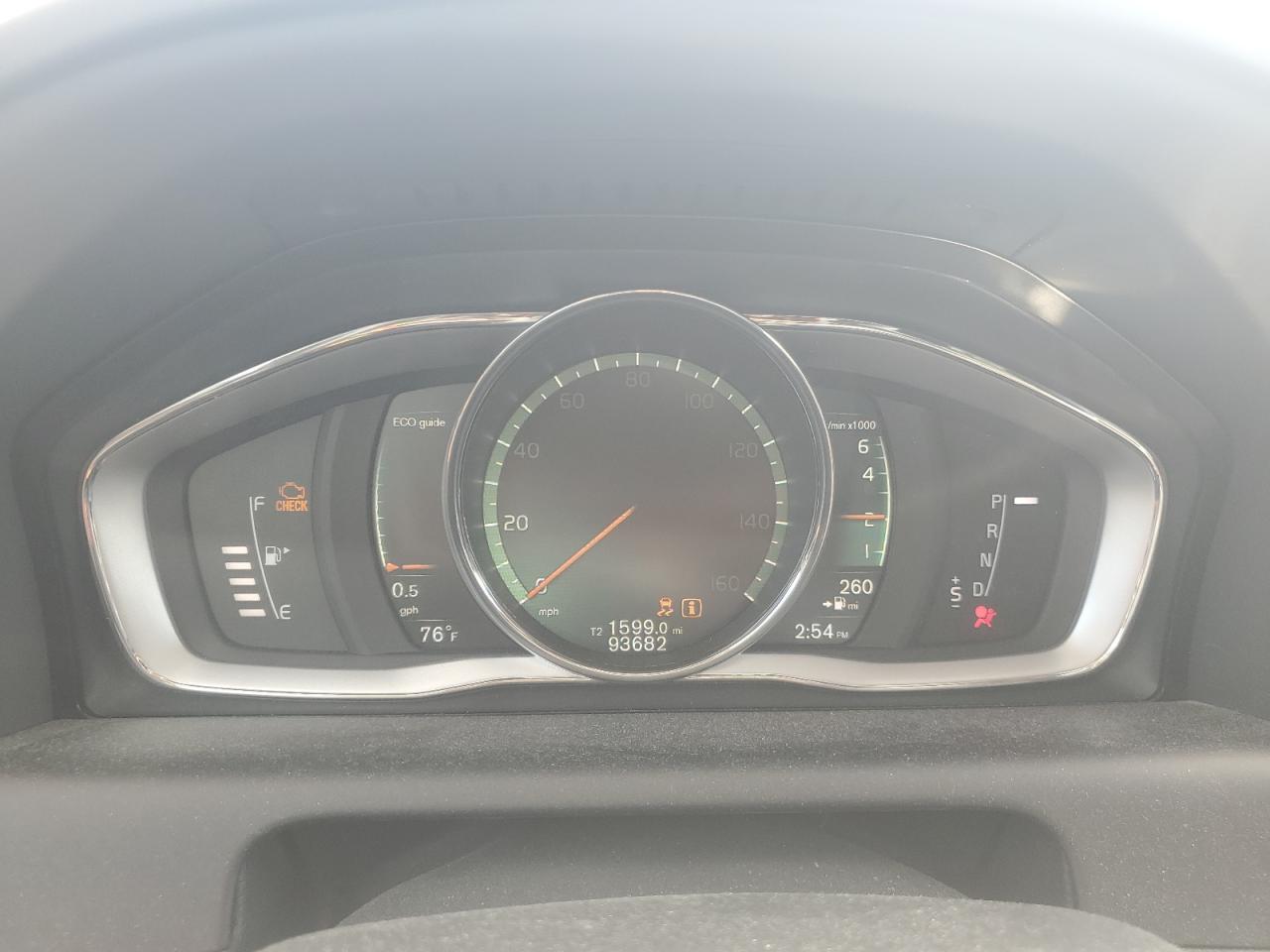 2017 Volvo XC60 - Image 9