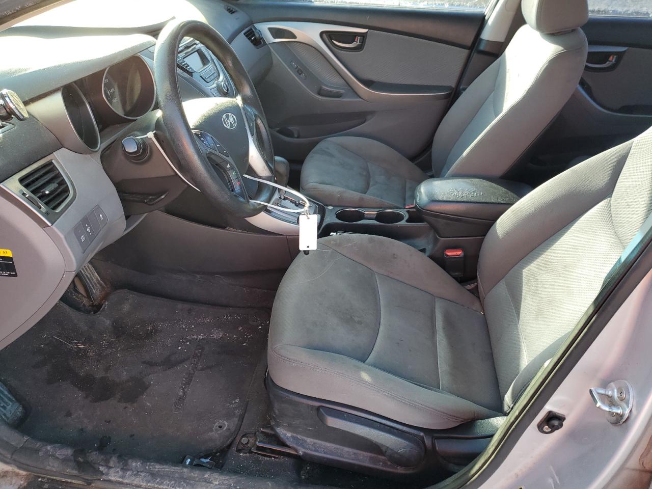 2013 Hyundai Elantra - Image 7