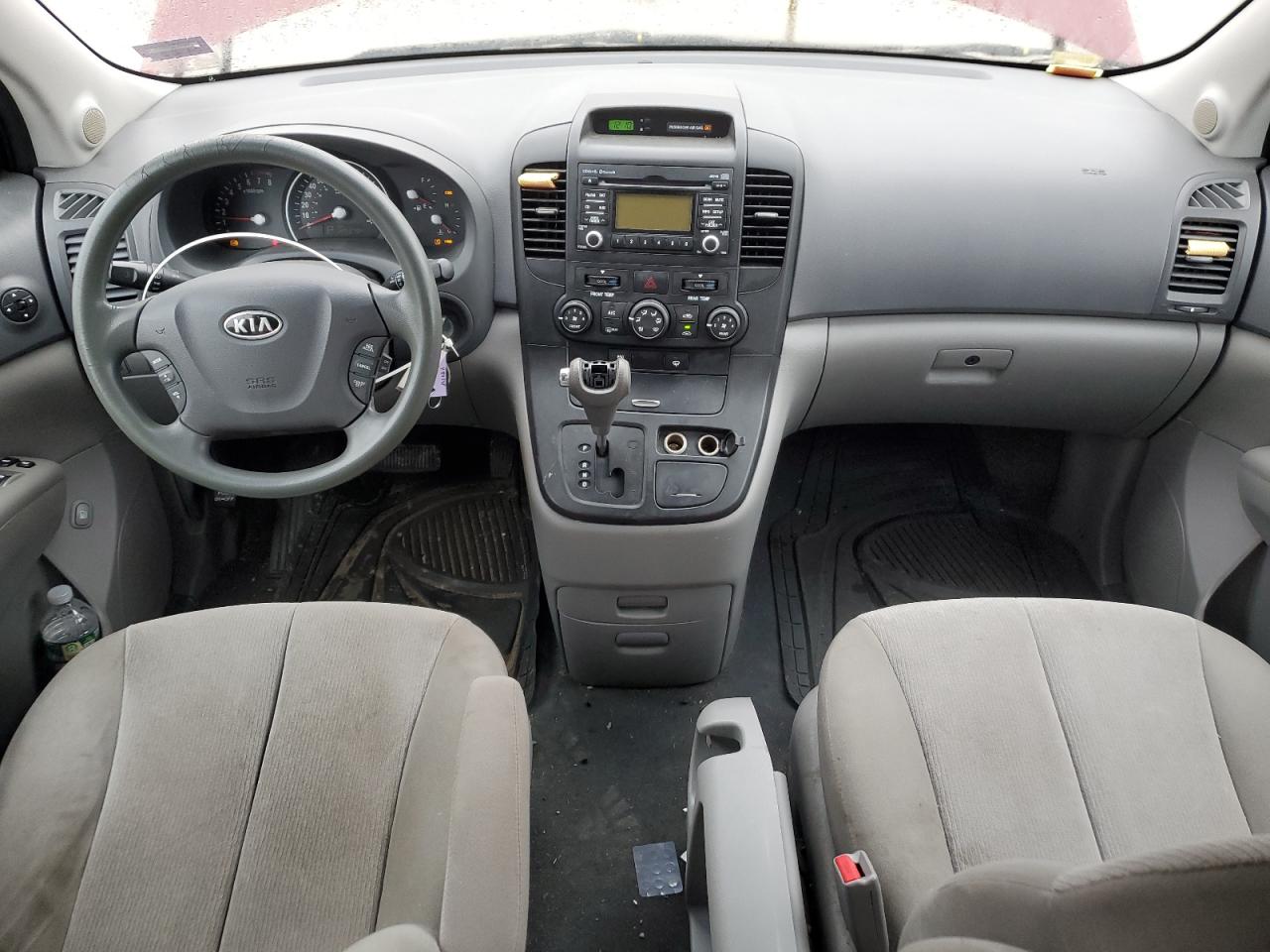 2012 Kia Sedona - Image 8