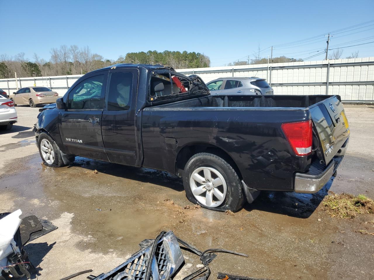 2010 Nissan Titan - Image 2