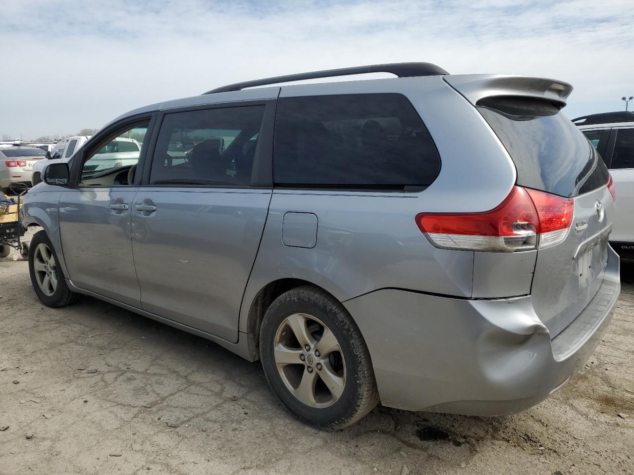 2011 Toyota Sienna - Image 2