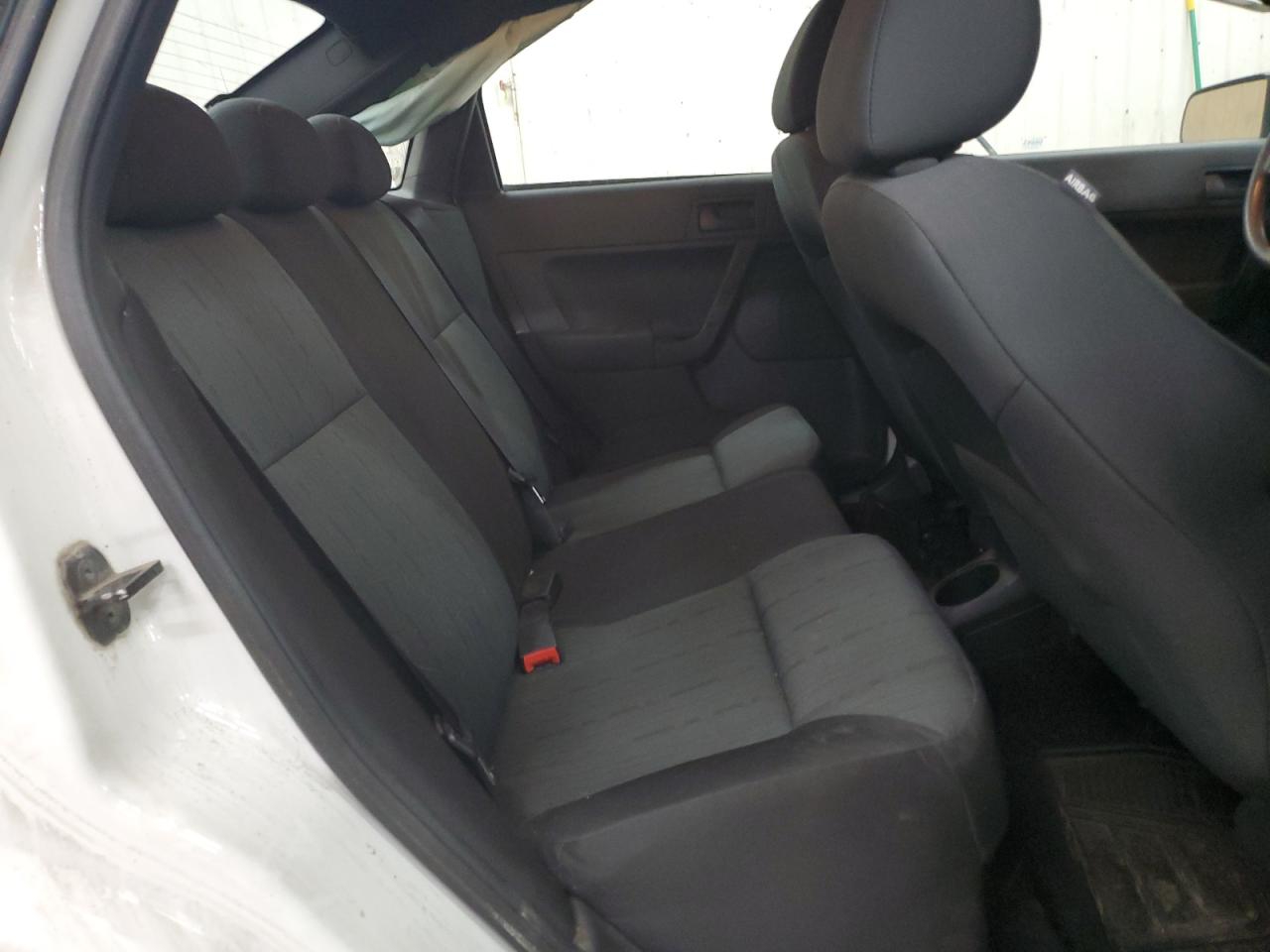 2010 Ford Focus - Image 10