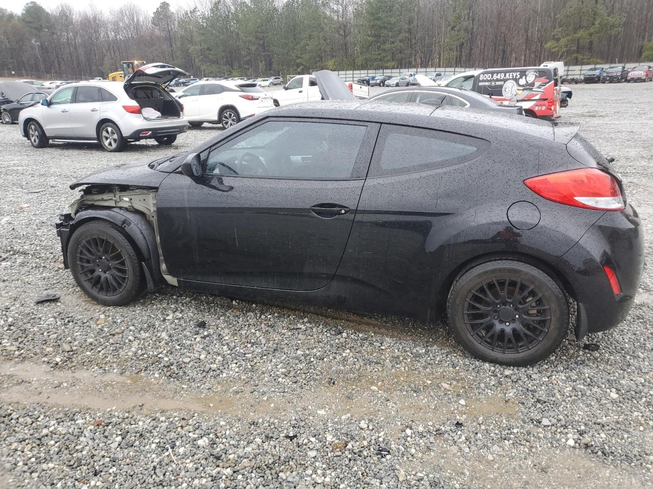 2017 Hyundai Veloster - Image 2