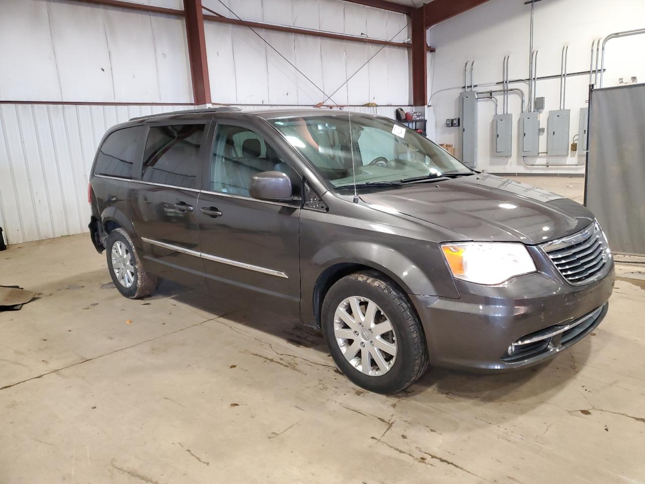 2015 Chrysler Town & Country - Image 4