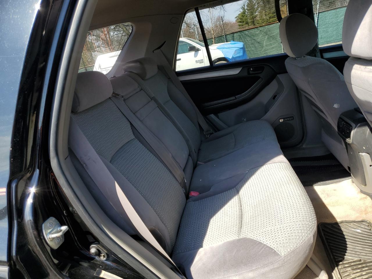2004 Toyota 4Runner - Image 11