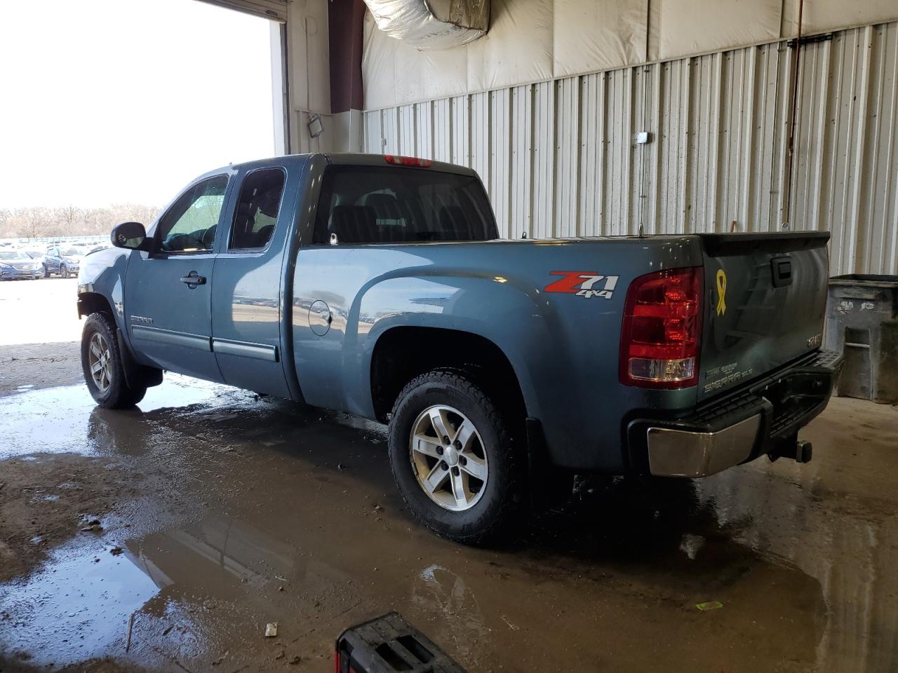 2010 GMC Sierra - Image 2