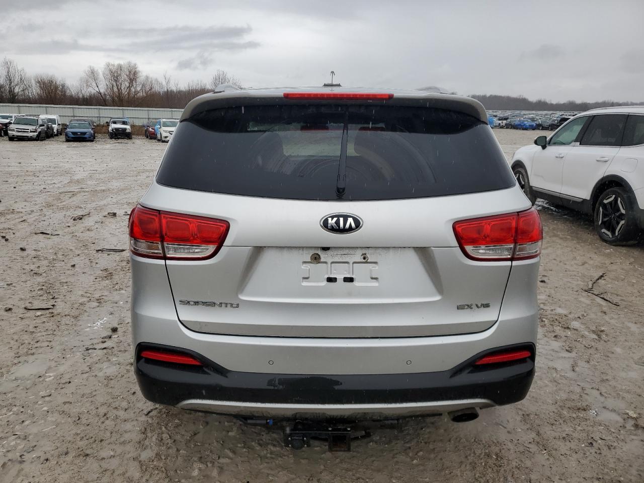 2016 Kia Sorento - Image 6