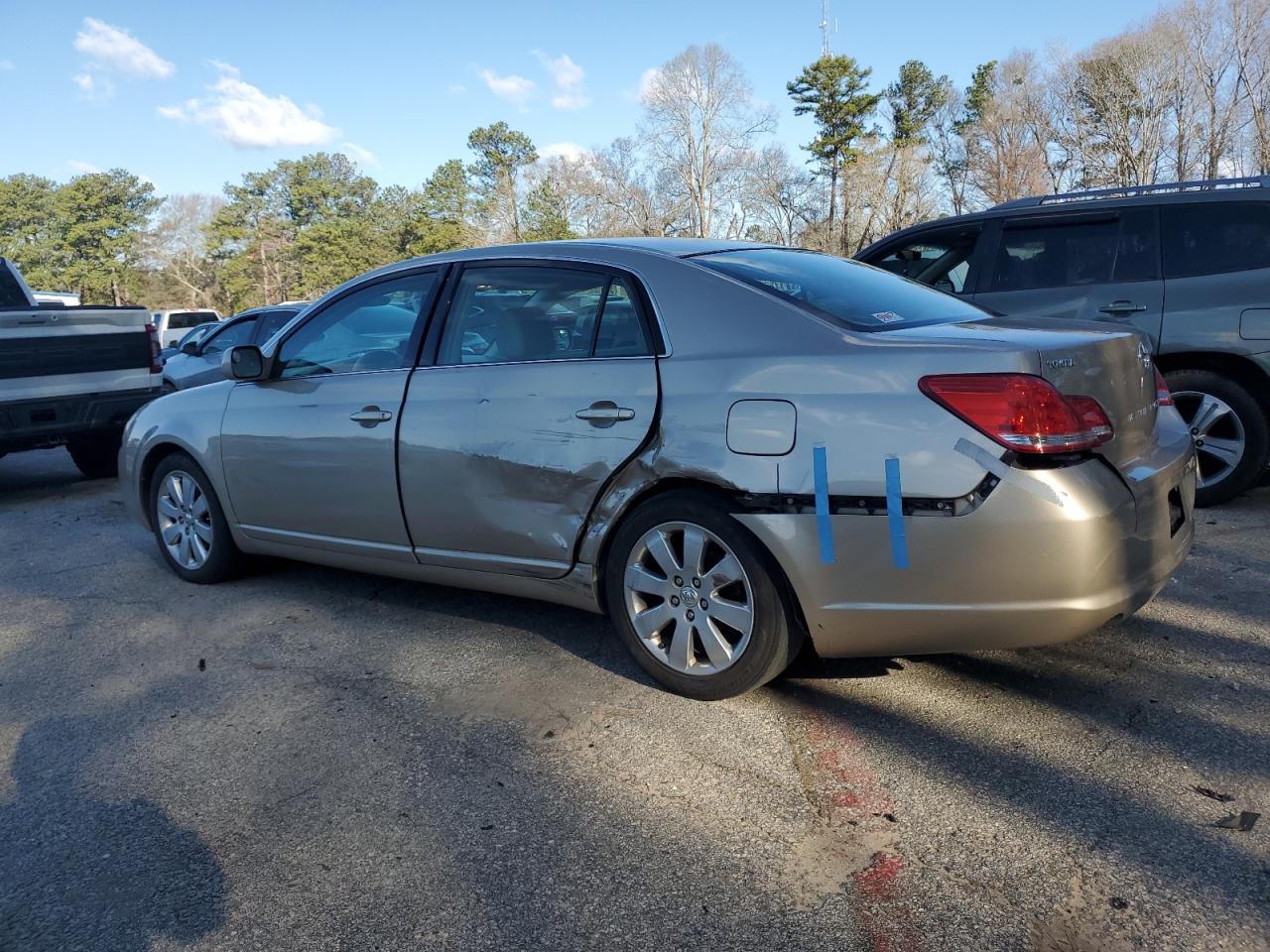 2007 Toyota Avalon - Image 2